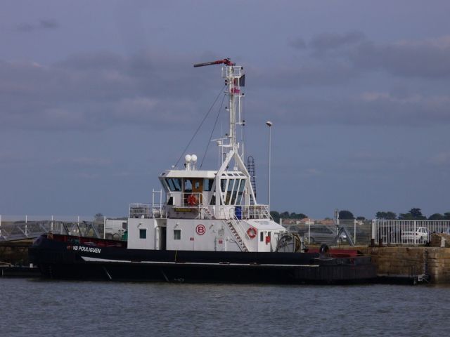 VB Pouliguen - port de saint nazaire - 10 septembre 2010 (01).JPG
